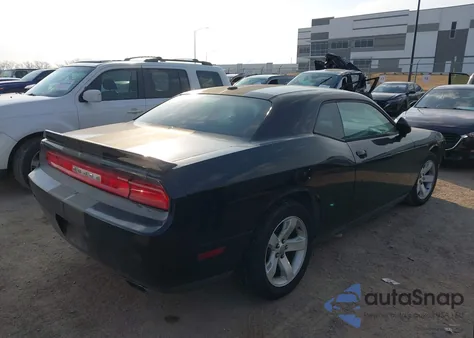 2013 Dodge Challenger Sxt z USA, uszkodzony, nr VIN 2C3CDYAG0DH511743